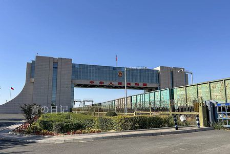二连浩特国门景区
